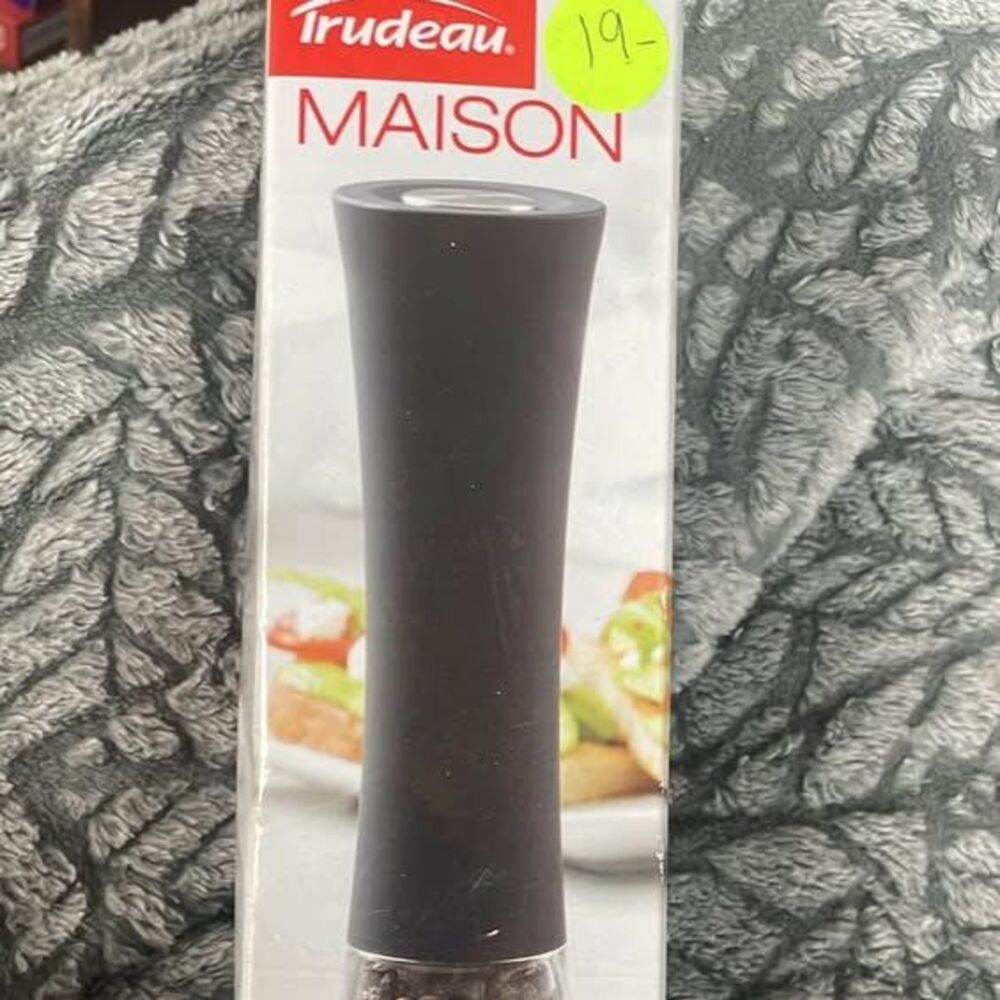 trudeau maison pepper grinder electric